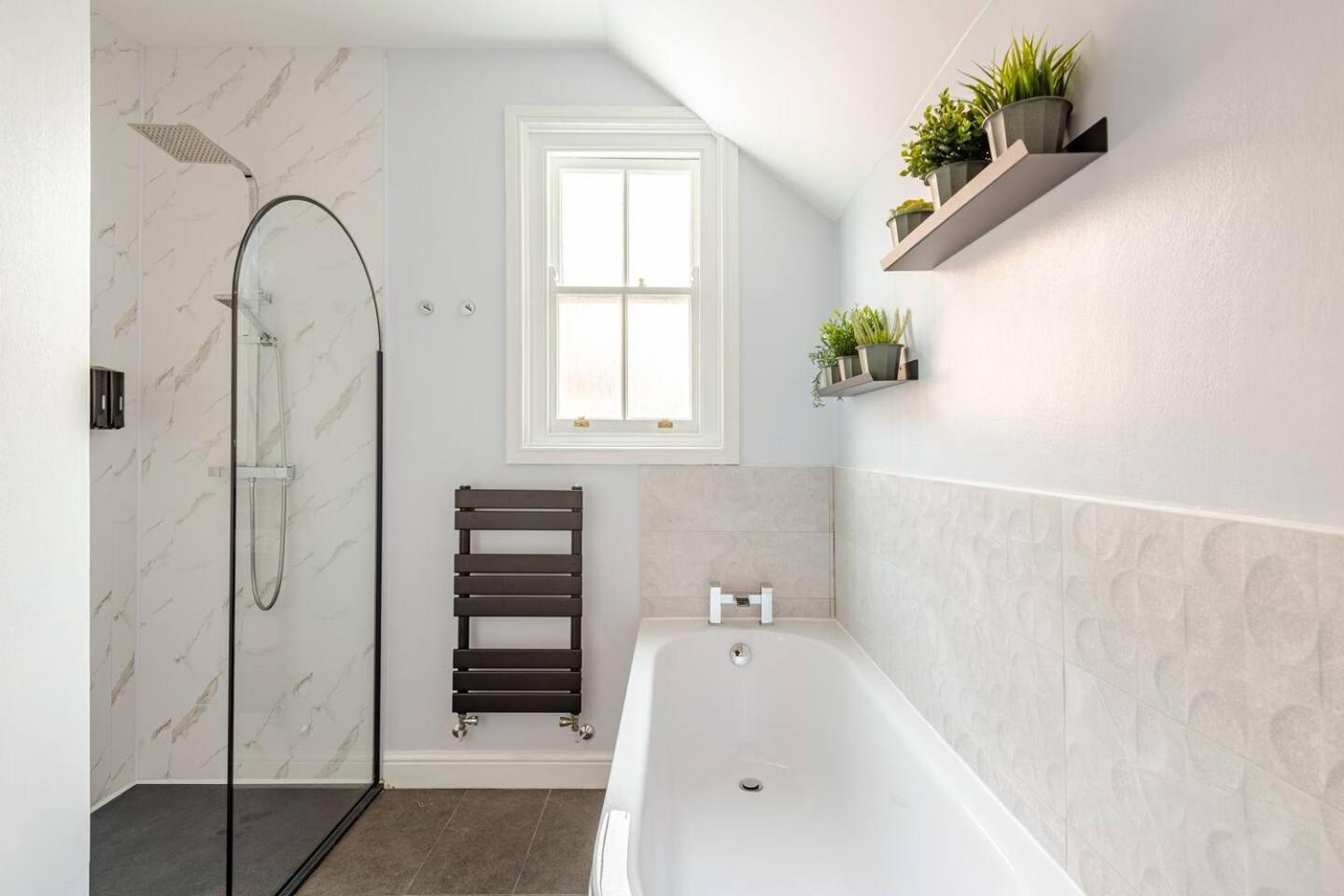 סווינדון Stylish Flat In Central Location With Free Parking מראה חיצוני תמונה