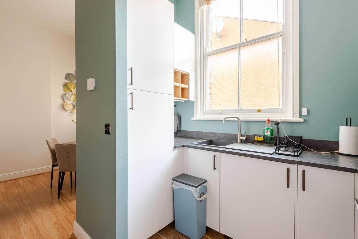 סווינדון Stylish Flat In Central Location With Free Parking מראה חיצוני תמונה