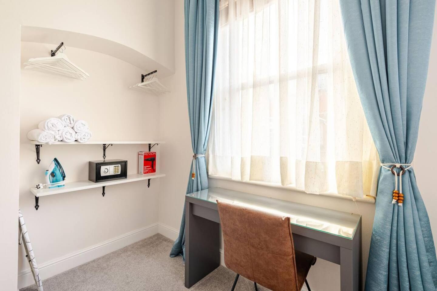 סווינדון Stylish Flat In Central Location With Free Parking מראה חיצוני תמונה